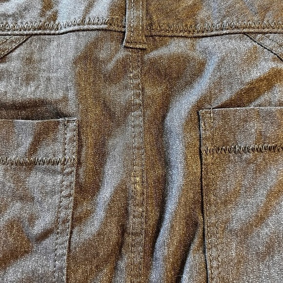 Like New,  Athleta Skirt,  in Womens Size 10.  Beautiful Taupe Color. - Picture 6 of 12